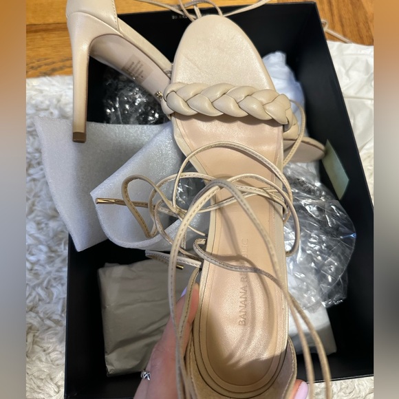 Treccia leather heels | Banana Republic - Picture 5 of 9